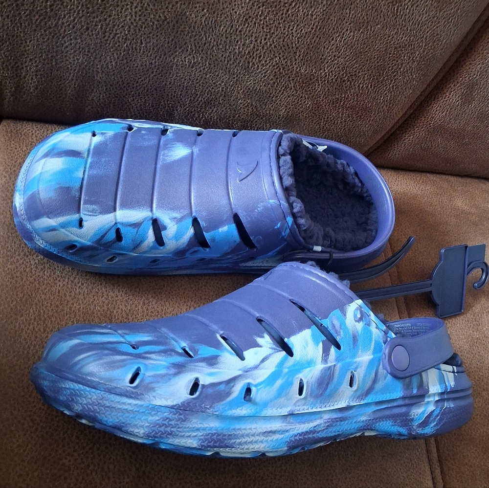 Rugged Shark Kids' Blue Tie Dye Slip-On Clogs with Fleece Lining Size 6